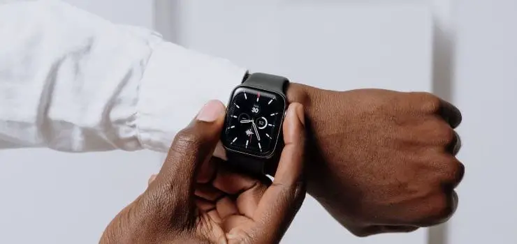 How to Set Time on Smartwatch Without App
